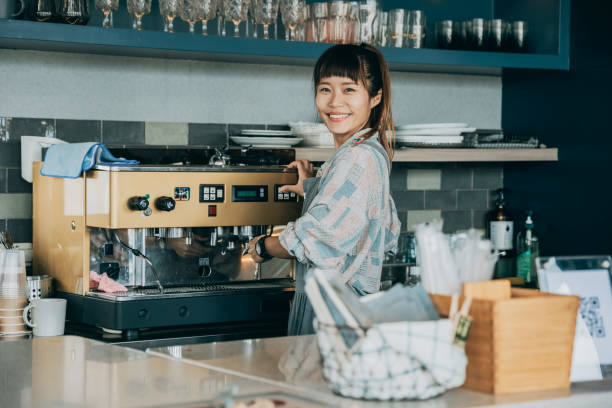 咖啡店女店員肖像 - taiwan 個照片及圖片檔