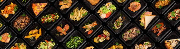 Collection of black plastic take away boxes with healthy food. Set of containers with everyday meals - meat, vegetables and law fat snacks on black background Collection of black plastic take away boxes with healthy food. Set of containers with everyday meals - meat, vegetables and law fat snacks on black background, top view food state stock pictures, royalty-free photos & images