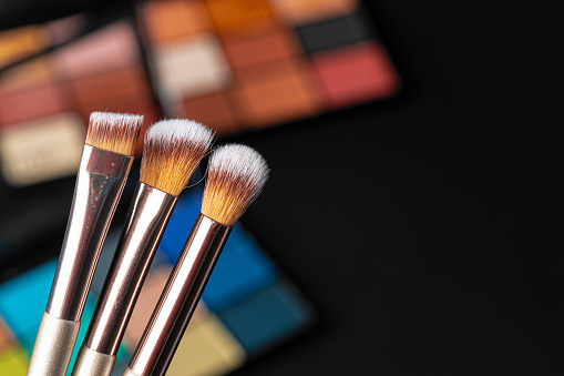 How to Clean Makeup Brushes at Home