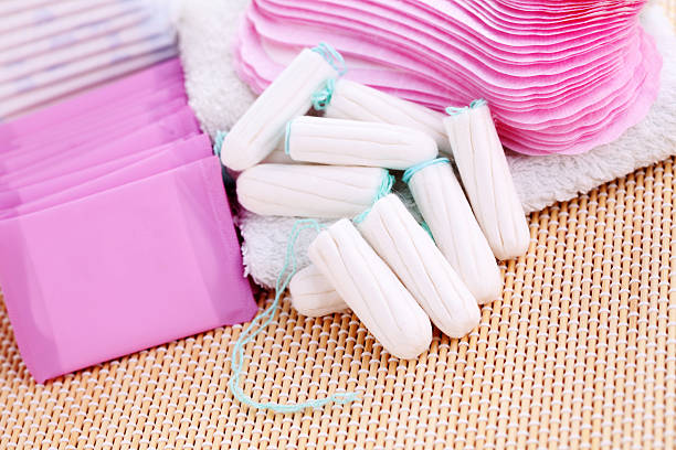 Collection of pads, liners and tampons feminine hygiene - beauty treatment sanitary napkin and tampons stock pictures, royalty-free photos & images