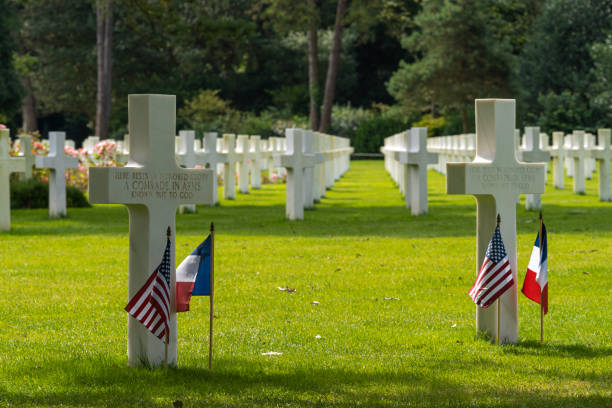 콜레빌-메르, 프랑스: 노르망디 아메리칸 묘지 및 기념관 - colleville 뉴스 사진 이미지