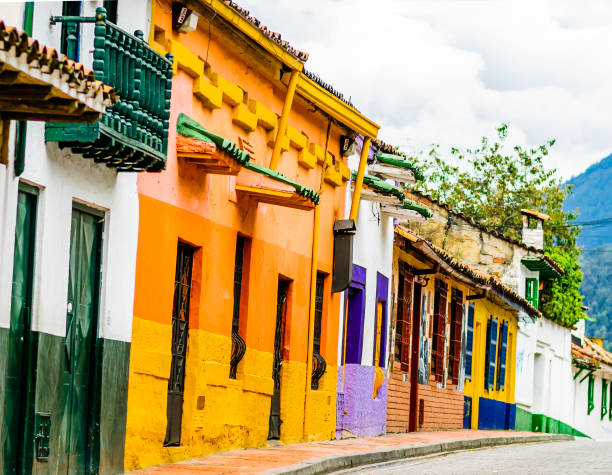 colorful colonial building in the historical center of bogota - colombia - cargo canarias imagens e fotografias de stock