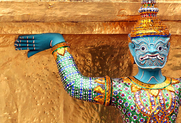colorful temple guardian statue - bangkok stok fotoğraflar ve resimler