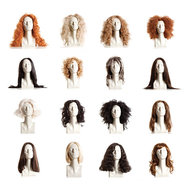 composite de têtes féminines mannequins avec perruques - perruque photos et images de collection