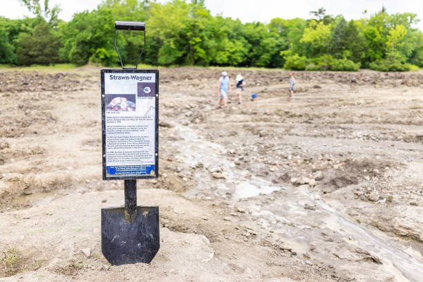 Crater of Diamonds State Park in Arkansas with sign for historic Strawn-Wagner found diamond Murfreesboro, USA - June 5, 2019: Crater of Diamonds State Park in Arkansas with sign for historic Strawn-Wagner found diamond volcanic crater stock pictures, royalty-free photos & images