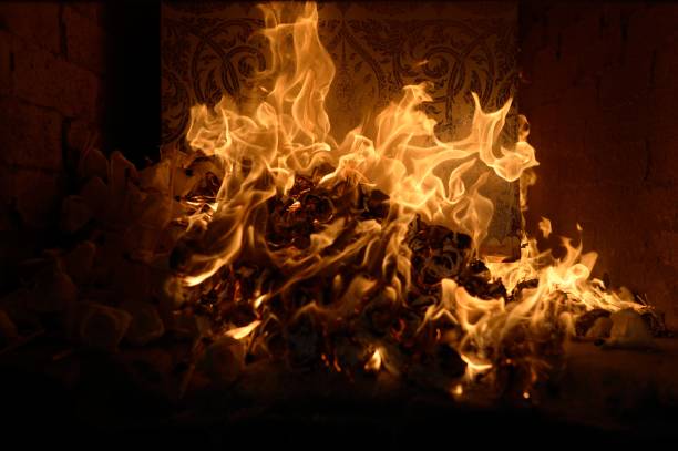Cremate the corpse in the coffin is burning in the cremate crematorium stock pictures, royalty-free photos & images