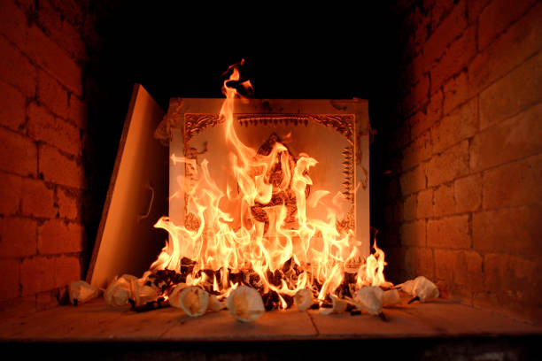 Cremate the corpse in the coffin is burning in the cremate cremation stock pictures, royalty-free photos & images
