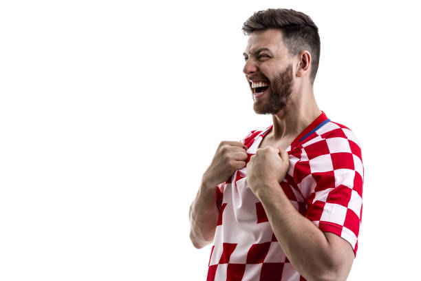 克羅地亞男性運動員/球迷在白色背景慶祝 - croatia soccer team 個照片及圖片檔