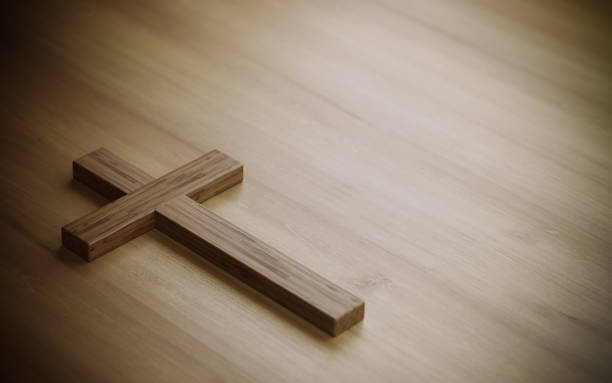 croix sur fond de bois - good friday photos et images de collection