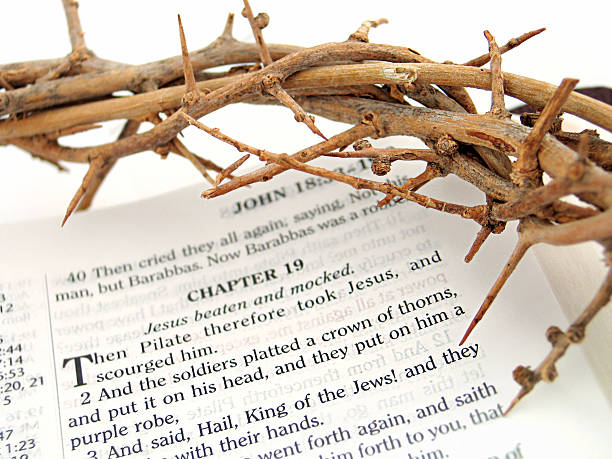 Crown of Thorns &amp; Bible (KJV)  good friday stock pictures, royalty-free photos & images