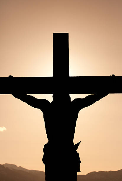 crucifixion silhouette - good friday photos et images de collection