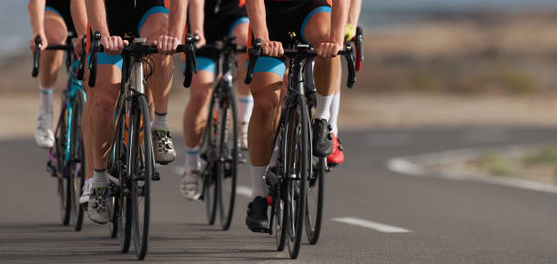 competición ciclista - peloton fotografías e imágenes de stock
