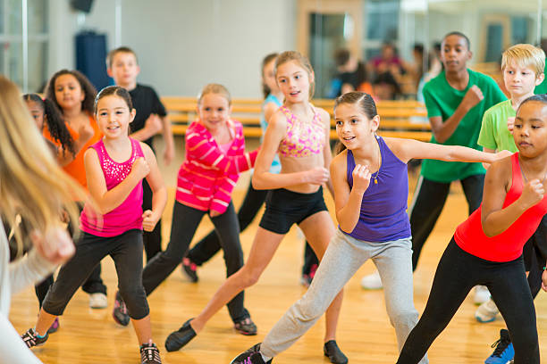 tanz fitness - tanzende kinder stock-fotos und bilder