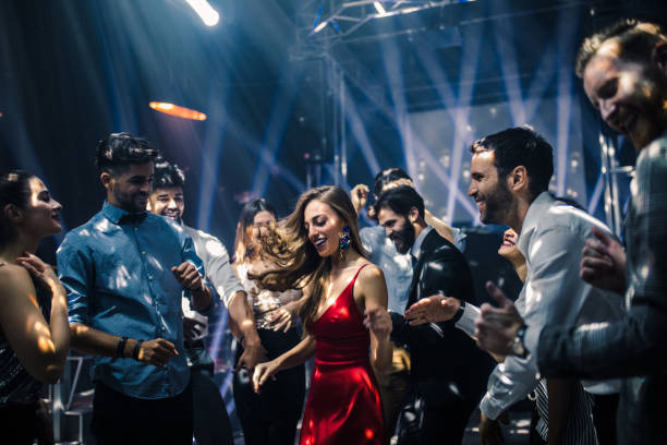 dance like no one is watching - discoteca danca imagens e fotografias de stock
