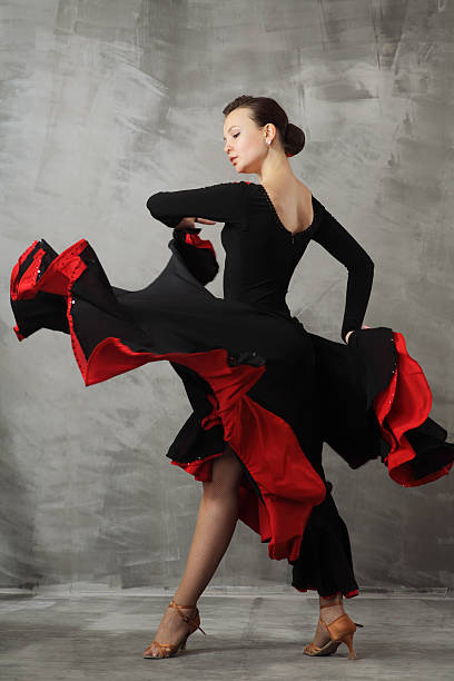danse de flamenco - danseuse flamenco photos et images de collection