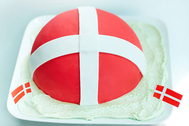 Danish flag in a dessert display Danish flag-themed ice cream cake on a white plate happy birthday in danish stock pictures, royalty-free photos & images