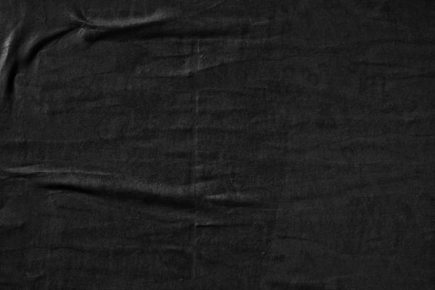 donker zwart blanco papier achtergronden gevouwen gekreukt oppervlak oude gescheurde affiches grunge texturen plakkaat - zwarte kleur stockfoto's en -beelden