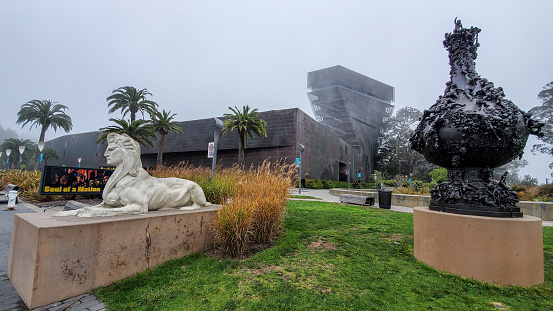 The De Young Museum seen through fronds of a Palm Tree
