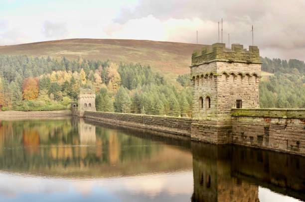 Derwent Dam View of twin towers with fells in background derbyshire stock pictures, royalty-free photos & images