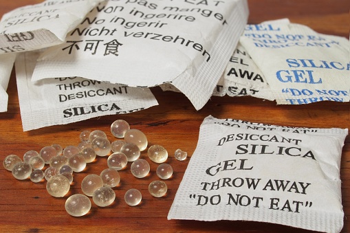 Desiccant packets