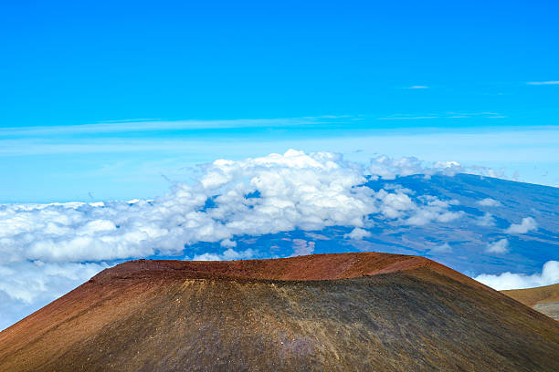 Detail landscape view of volcanic crater on Mauna Kea, Hawaii Detail landscape view of volcanic crater on Mauna Kea, Hawaii, USA mauna kea stock pictures, royalty-free photos & images