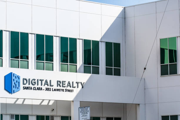 Digital Realty location in Silicon Valley Mar 5, 2020 Santa Clara / CA / USA - Digital Realty location in Silicon Valley; Digital Realty Trust, Inc. is a real estate investment trust that invests in carrier-neutral data centers colocation centre stock pictures, royalty-free photos & images