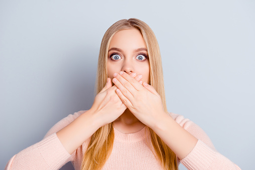 Palm Gizlilik Sohbet Eden Iletisim Kisi Yasam Tarzi Ileti Kavrami Tartismak Portre Sevimli Tatli Masum Hayran