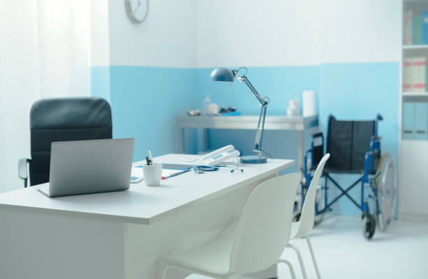 Doctor's office with medical equipment Professional doctor's office interior with medical equipment, medicine and healthcare concept doctors office stock pictures, royalty-free photos & images