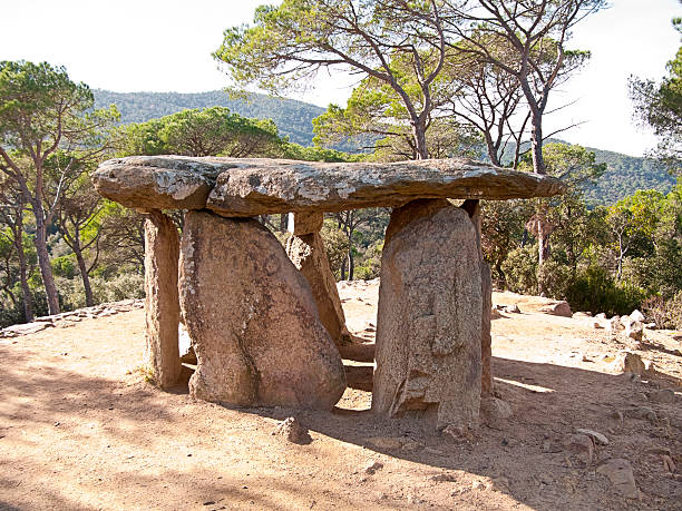 Dolmen in Spain A very old dolmen situated in a place near Barcelona (Spain) megalith stock pictures, royalty-free photos & images