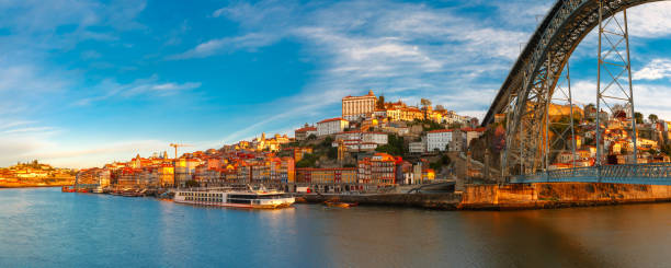 douro river and dom luis bridge, porto, portugal - oporto imagens e fotografias de stock