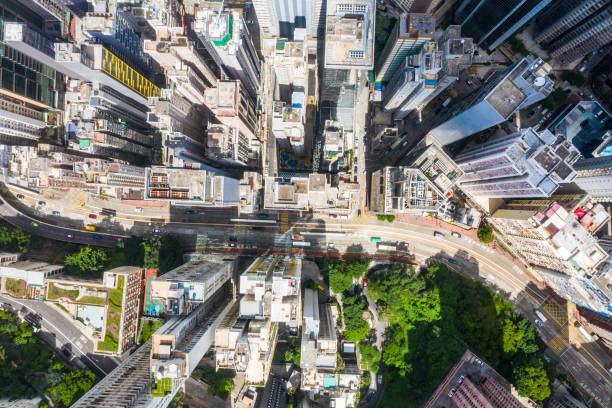 vista de drone da cidade de hong kong - city from top - fotografias e filmes do acervo