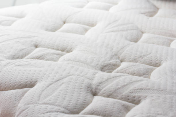 ácaros del polvo en la cama, el colchón fondo y la textura. concepto: alergia en camas - mattress protector fotografías e imágenes de stock