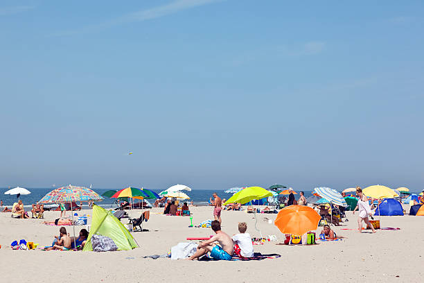 dutch beach maasvlakte - nederland strand stockfoto's en -beelden