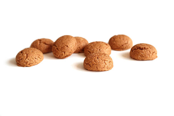 dutch cookie (kruidnoten) for sinterklaas holiday (st. nicolas) - pepernoten stockfoto's en -beelden