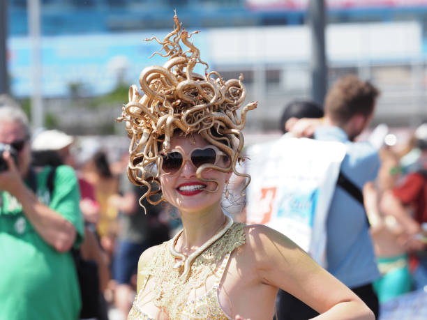 2019 edition of the coney island mermaid parade. - medusa festival 個照片及圖片檔