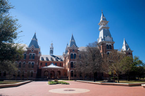 Education Building in Baylor University Waco, USA - March 13, 2019. Education building in the campus of Baylor University, Chartered in 1845, Baylor University is a private Christian university with an enrollment of more than 16,000 students. It is one of the top ranking education institutes in the United States. baylor basketball stock pictures, royalty-free photos & images