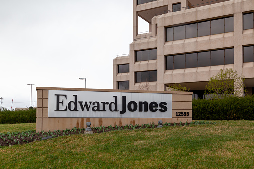 Saint Louis, MO, USA - March 24, 2022: Edward D. Jones headquarters in Saint Louis, MO, USA. Edward Jones is an American financial services firm.