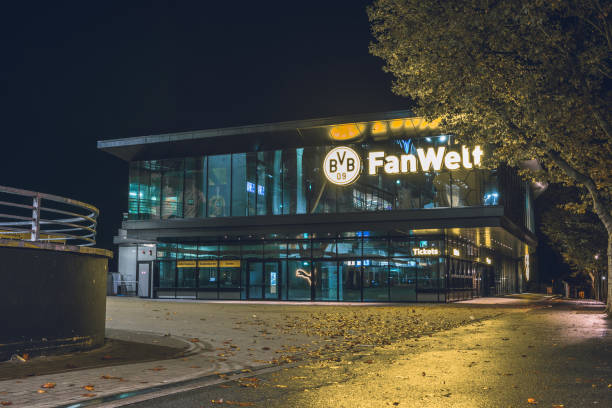 E.g.. Empty BVB Fanwelt - fan shop at Westfalenstadion, home stadium of Borussia football club. Dortmund / Germany - October 2020 Borussia Dortmund stock pictures, royalty-free photos & images