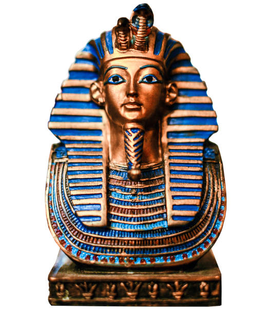 egyptische gouden farao masker geïsoleerd op wit - reizen naar egypte concept - cleopatra stockfoto's en -beelden
