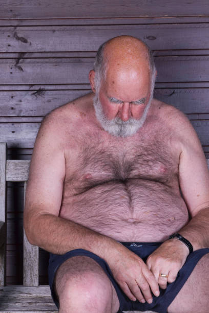 Ð¿Ð¾Ð¶Ð¸Ð»Ð¾Ð¹ Ð¼ÑƒÐ¶Ñ‡Ð¸Ð½Ð° ÑƒÑ�Ð½ÑƒÐ» Ð² Ñ�Ð²Ð¾ÐµÐ¼ Ñ�Ð°Ð´Ñƒ - pics for hairy chest overweight man Ñ�Ñ‚...