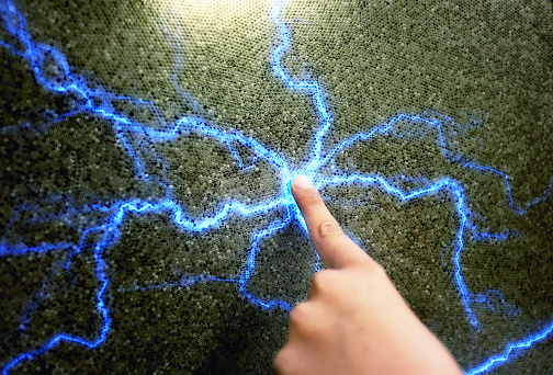 what causes static electricity 