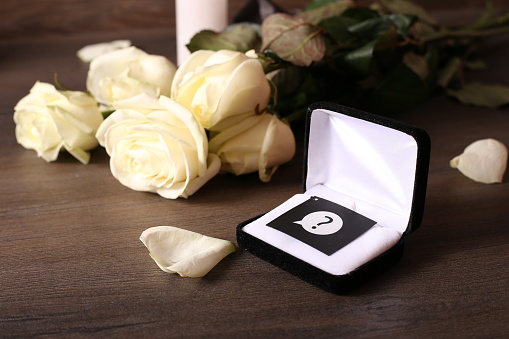 Waiting for proposal to get married. Will you marry me. Gift and flowers as a manifestation of love and feelings. Conceptual vision of creating a family. Why does he not call to marry. Box for engagement ring