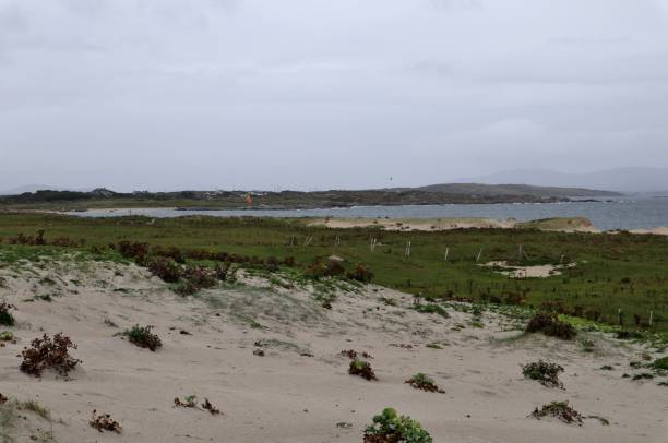 Errisbeg - Panorama di Gurteen Bay dalle dune di Dog's Bay stock photo