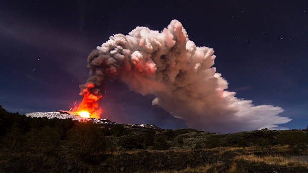 Eruption Etna Etna volcano eruption in Italy erupting stock pictures, royalty-free photos & images
