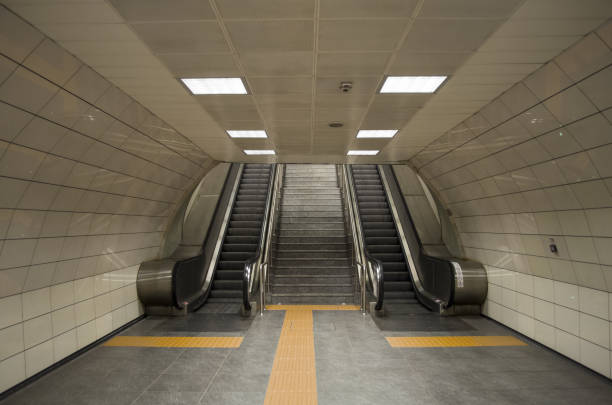 escalators in exhibition - stairs subway imagens e fotografias de stock