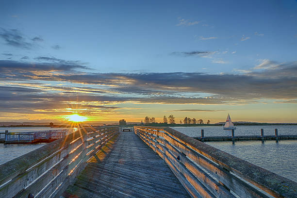 Everett Snohomish Beautiful sunset over the fishing pier in Everett king county washington state stock pictures, royalty-free photos & images