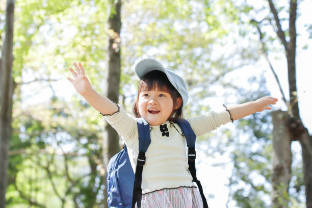 自然や幼児との交流体験 - 登山　笑顔 ストックフォトと画像