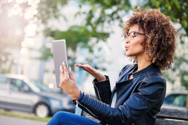 uzak mesafe iliskisi stok fotograf resimler ve gorseller istock