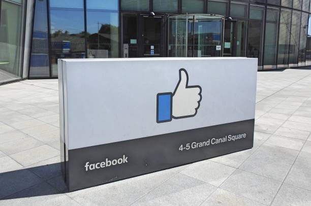 Facebook's Dublin headquarters 27th June 2019, Dublin, Ireland. Facebook's European headquarters building in Dublin's Grand Canal Dock. base sports equipment stock pictures, royalty-free photos & images