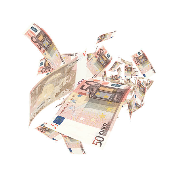 queda 50 notas de euro-traçado de recorte - notas euros voar imagens e fotografias de stock